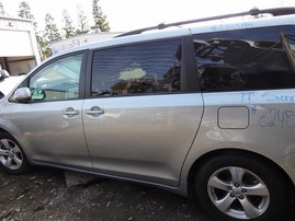 2017 Toyota Sienna LE Silver 3.5L AT 2WD #Z24594